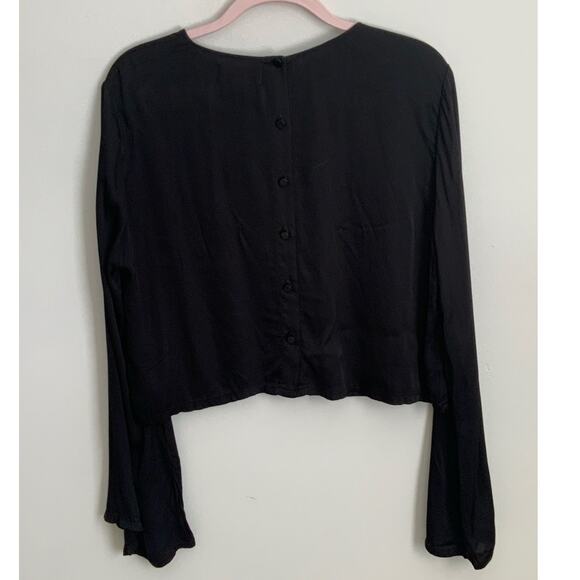 Velvet Black bell sleeve button back shirt size large - Picture 3 of 6